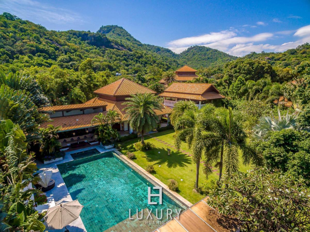 5 Bedroom Bali Style Mansion Wl2 HHQ Extérieur photo