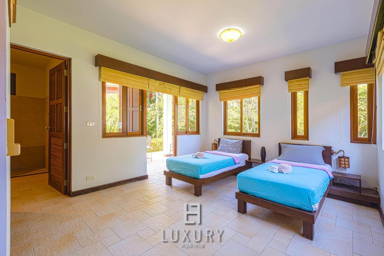 5 Bedroom Bali Style Mansion Wl2 HHQ Extérieur photo