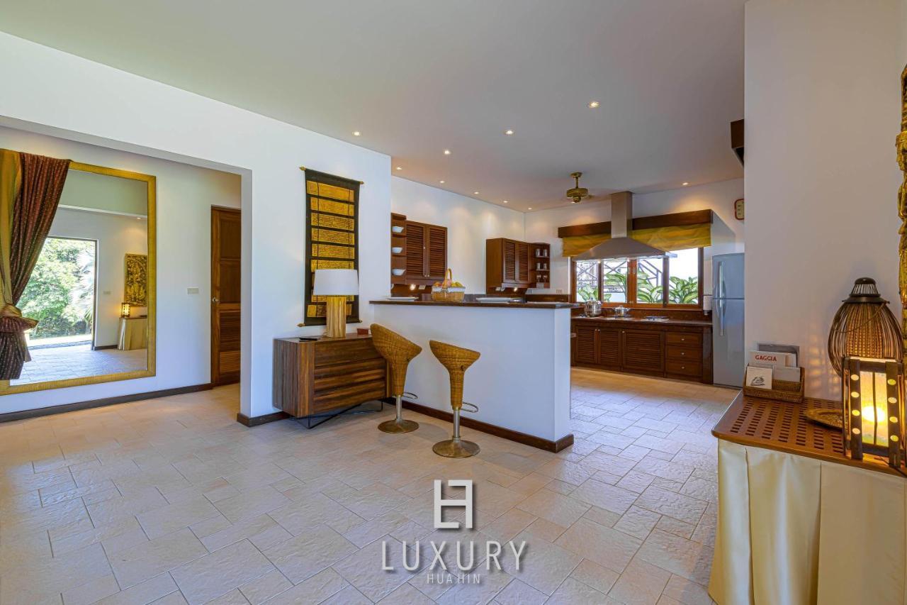 5 Bedroom Bali Style Mansion Wl2 HHQ Extérieur photo