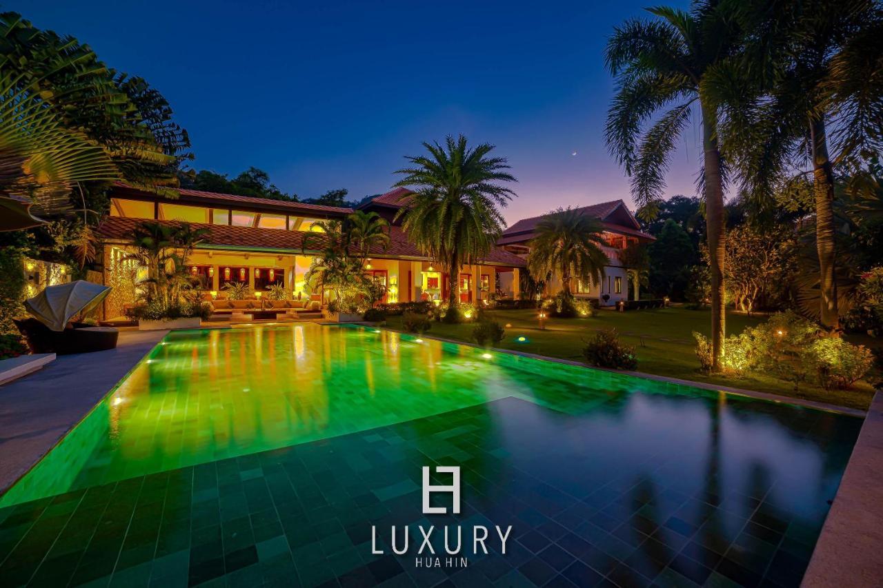 5 Bedroom Bali Style Mansion Wl2 HHQ Extérieur photo