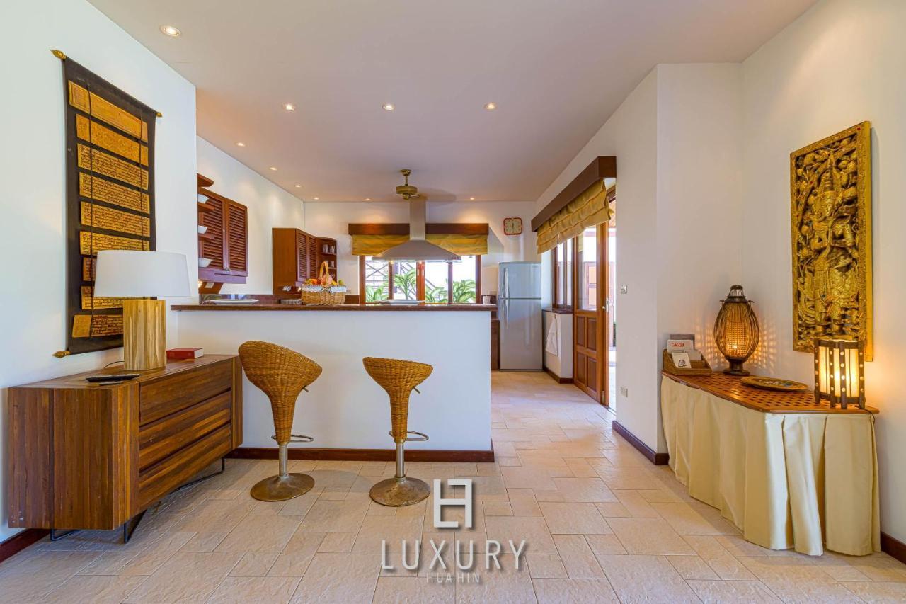 5 Bedroom Bali Style Mansion Wl2 HHQ Extérieur photo